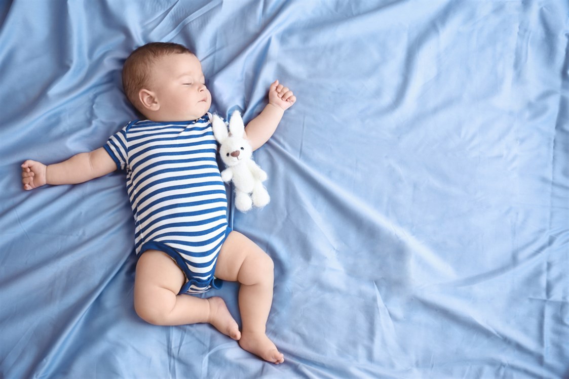النوم الخفيف عند الطفل الرضيع